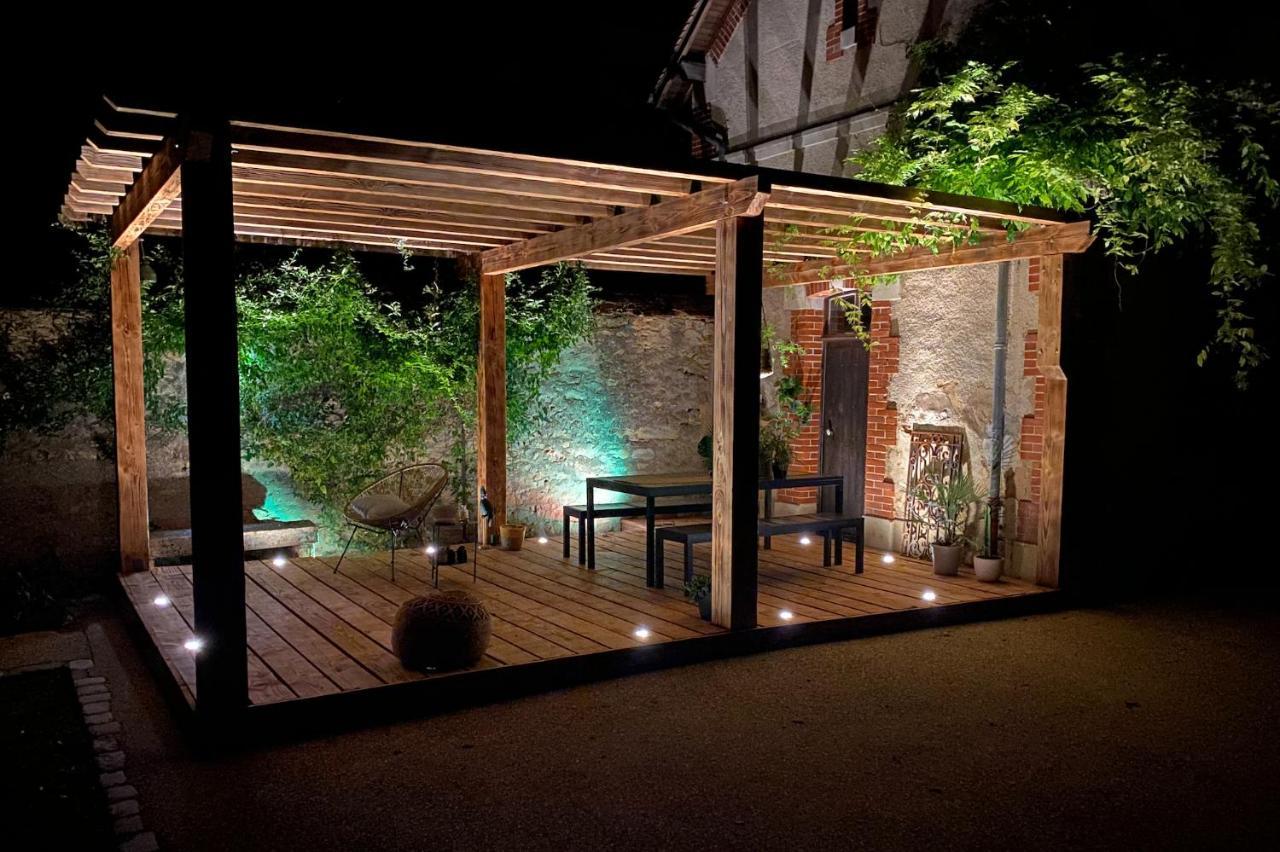 Pool House-L'Hirondelle De Sermizelles- Grand Jardin, Calme Et Nature Aux Portes Du Morvan Ngoại thất bức ảnh