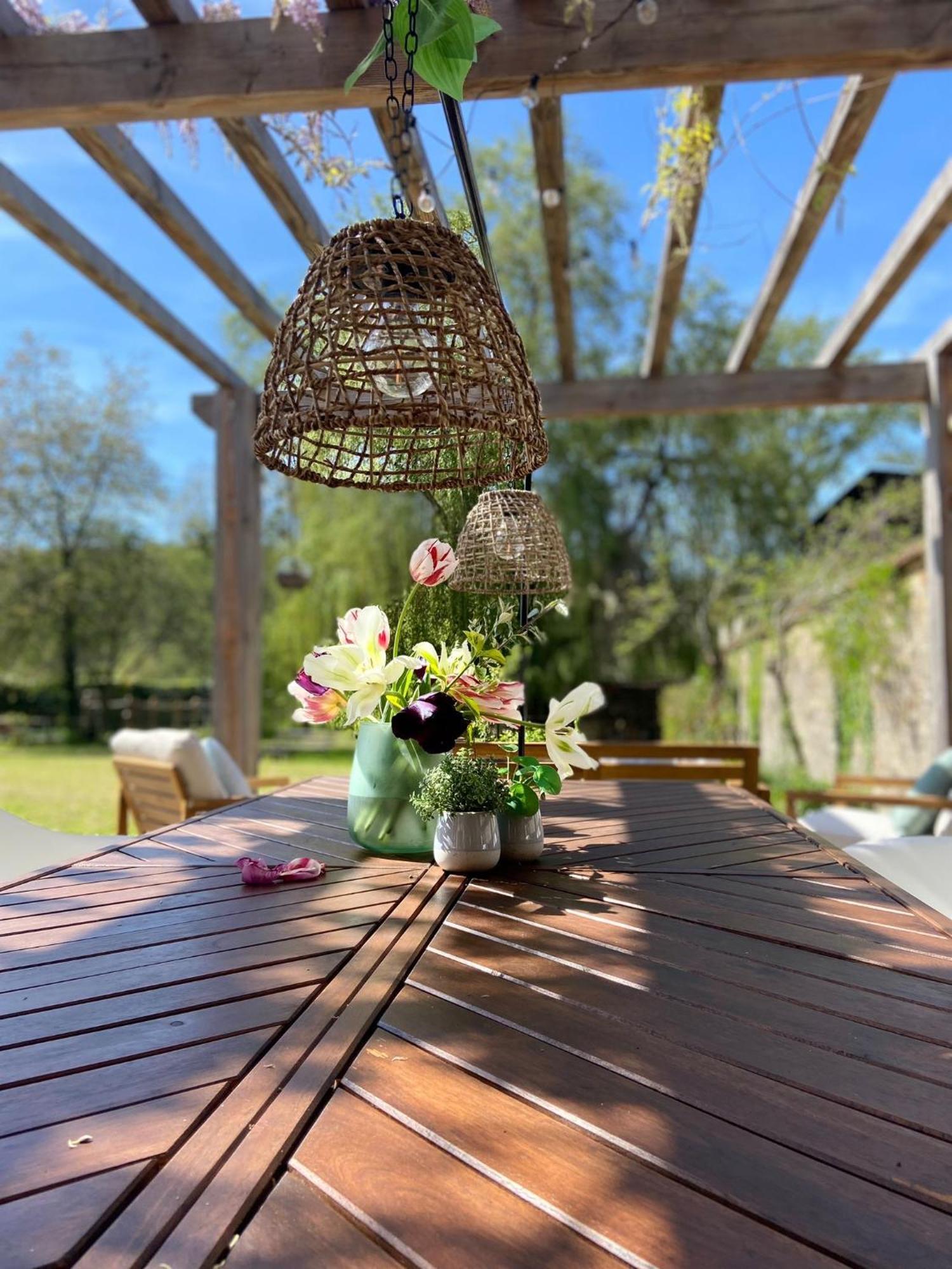 Pool House-L'Hirondelle De Sermizelles- Grand Jardin, Calme Et Nature Aux Portes Du Morvan Ngoại thất bức ảnh